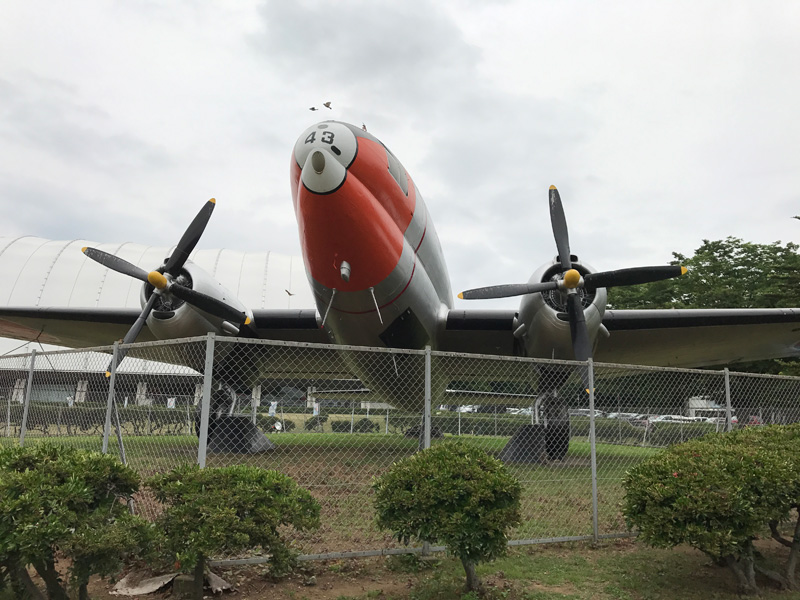 所沢航空記念公園　記念館の前の飛行機